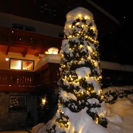 Haus Gschwendtner Гостевой дом 3*